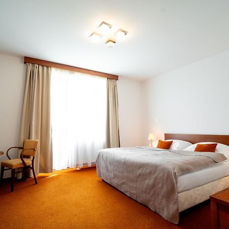 Golf Hotel Austerlitz Exterior photo